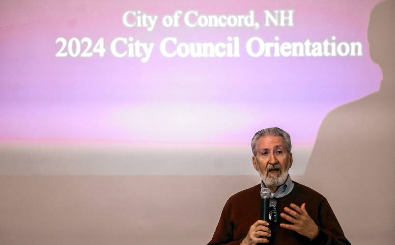 Mayor Byron Champlin welcomes all the city councilors to the council orientation at the Concord Community Center on Wednesday night, January 3, 2024.