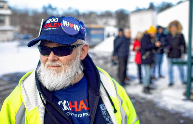 Franklin resident Lester Reed waits for Nikki Haley to arrive at the VFW Post 1698 in Franklin on Monday morning.